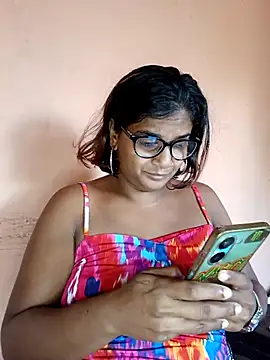 Snapshot of indianstrawberrylips4u chatting on 03/31/26, 04:57 indianstrawberrylips4u online show from 03/31/26, 04:57