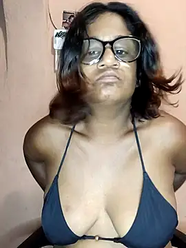 Snapshot of indianstrawberrylips4u chatting on 04/14/26, 07:31 indianstrawberrylips4u online show from 04/14/26, 07:31