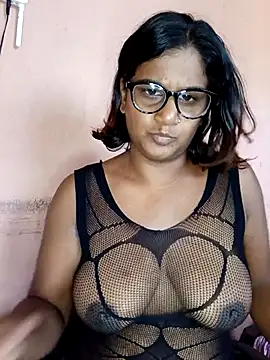 Snapshot of indianstrawberrylips4u chatting on 04/20/26, 05:54 indianstrawberrylips4u online show from 04/20/26, 05:54