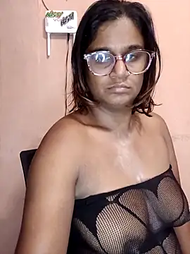 Snapshot of indianstrawberrylips4u chatting on 04/30/26, 05:14 indianstrawberrylips4u online show from 04/30/26, 05:14