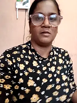Snapshot of indianstrawberrylips4u chatting on 05/01/26, 02:43 indianstrawberrylips4u online show from 05/01/26, 02:43