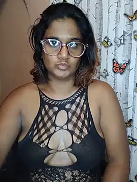 Snapshot of indianstrawberrylips4u chatting on 05/25/26, 05:02 indianstrawberrylips4u online show from 05/25/26, 05:02