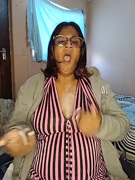 Snapshot of indianstrawberrylips4u chatting on 06/01/26, 06:48 indianstrawberrylips4u online show from 06/01/26, 06:48
