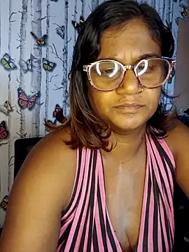indianstrawberrylips4u online show from 06/21/26, 06:16
