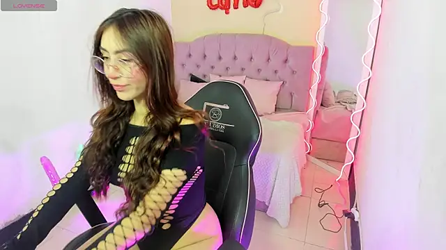 Snapshot of ZAAFIRA_TAY chatting on 04/06/26, 11:33 ZAAFIRA TAY online show from 04/06/26, 11:33