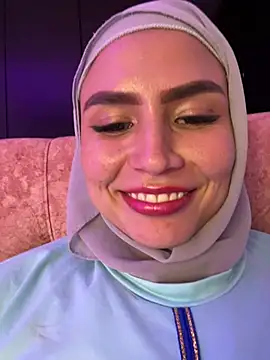 Snapshot of Darsha_Khemu chatting on 04/21/26, 01:42 Darsha Khemu online show from 04/21/26, 01:42