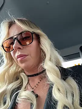 LisaMurr online show from 06/13/26, 01:42