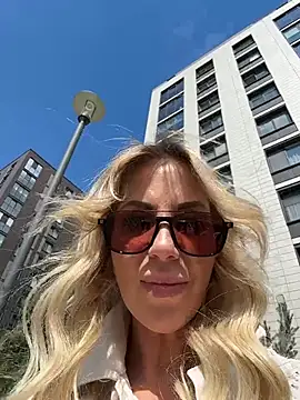 LisaMurr online show from 07/22/26, 12:30