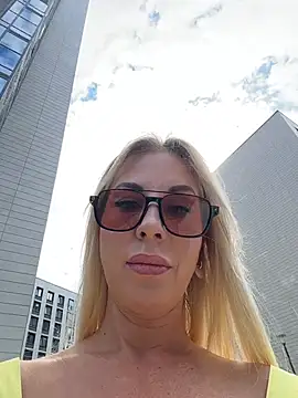 LisaMurr online show from 07/28/26, 12:23