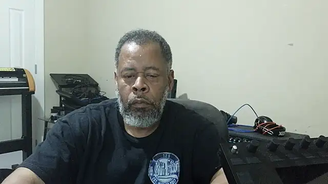 Snapshot of Cleozevo1961 chatting on 05/01/26, 03:16 Cleozevo1961 online show from 05/01/26, 03:16
