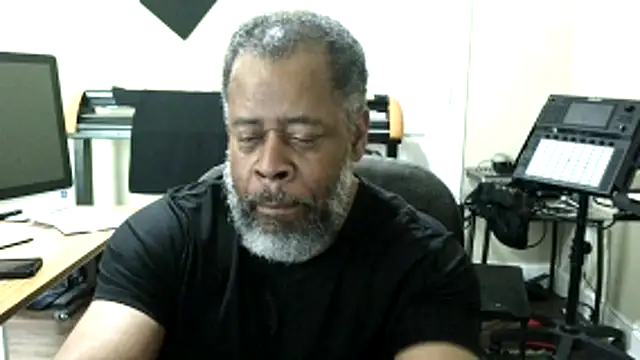 Snapshot of Cleozevo1961 chatting on 05/16/26, 03:55 Cleozevo1961 online show from 05/16/26, 03:55