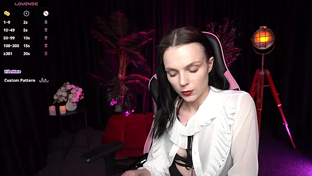 Snapshot of Wild_Alice_me chatting on 03/11/26, 04:13 Wild Alice me online show from 03/11/26, 04:13