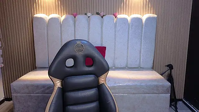 Sweett liia  online show from 07/12/26, 11:01