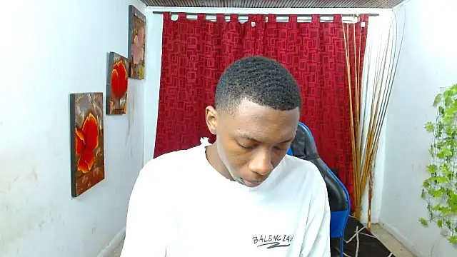 Snapshot of milo018 chatting on 06/10/26, 07:46 milo018 online show from 06/10/26, 07:46