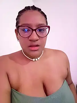Snapshot of gigiblue89 chatting on 03/19/26, 08:18 gigiblue89 online show from 03/19/26, 08:18