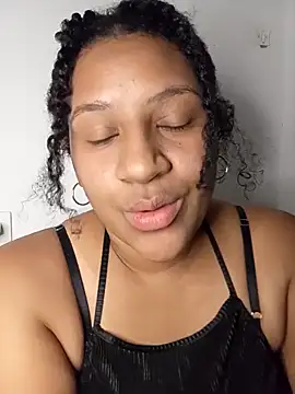 Snapshot of gigiblue89 chatting on 05/13/26, 06:55 gigiblue89 online show from 05/13/26, 06:55