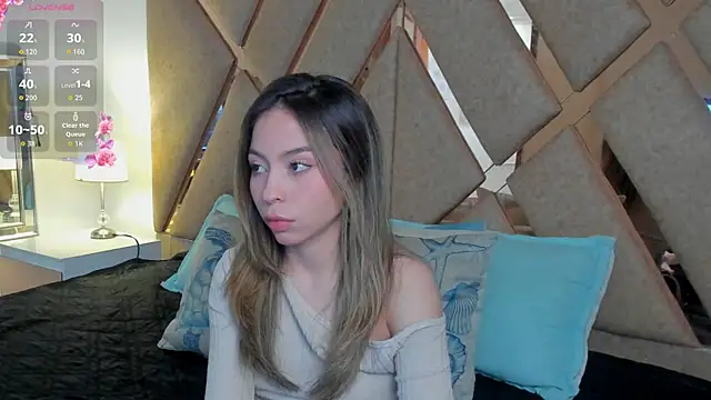 Snapshot of LuuluBerry chatting on 06/12/26, 08:08 LuuluBerry online show from 06/12/26, 08:08