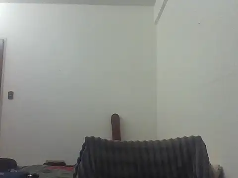 Snapshot of LeCorbu10 chatting on 04/17/26, 04:48 LeCorbu10 online show from 04/17/26, 04:48