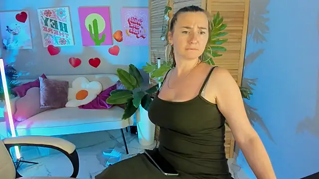 Golden Dragon online show from 07/28/26, 03:21