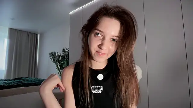 Snapshot of monnymoonn chatting on 03/10/26, 05:56 monnymoonn online show from 03/10/26, 05:56