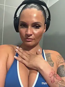 Snapshot of Destinylovex chatting on 05/03/26, 11:27 Destinylovex online show from 05/03/26, 11:27