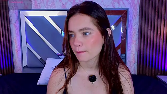 LittleeSara18 online show from 06/02/26, 11:23