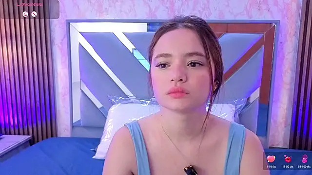 LittleeSara18 online show from 06/11/26, 11:19