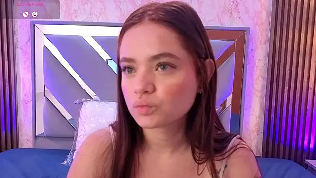 LittleeSara18 online show from 06/13/26, 11:08