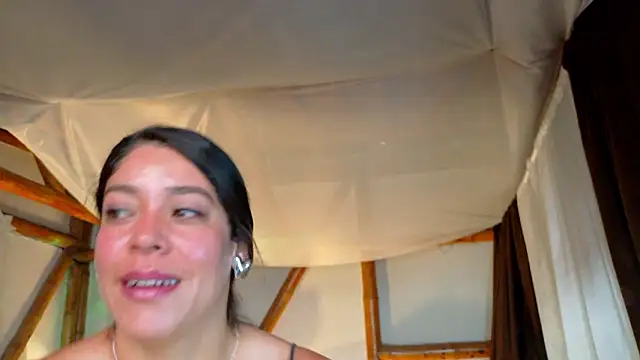 Snapshot of sofia_diaz08 chatting on 03/15/26, 03:51 sofia diaz08 online show from 03/15/26, 03:51