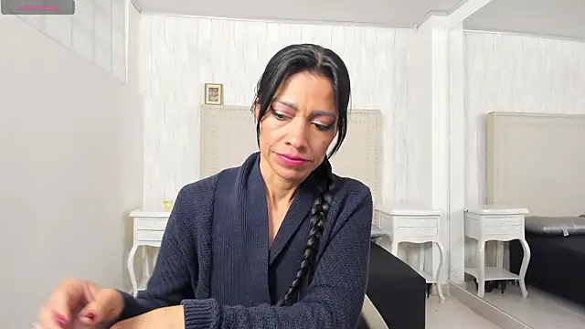 Snapshot of FernandaAvilax chatting on 03/28/26, 10:20 FernandaAvilax online show from 03/28/26, 10:20