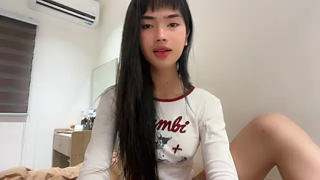 Snapshot of Claire_Bearxx chatting on 07/27/26, 11:06 Claire Bearxx online show from 07/27/26, 11:06