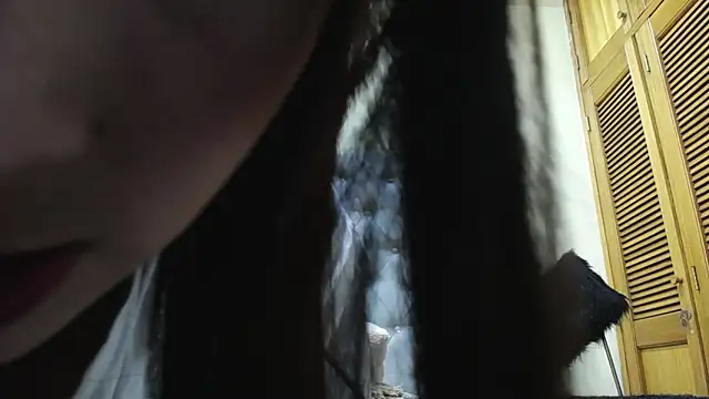Snapshot of skarlett__36 chatting on 03/19/26, 02:21 skarlett 36 online show from 03/19/26, 02:21