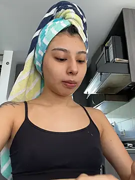 chloe bluee  online show from 07/06/26, 03:03