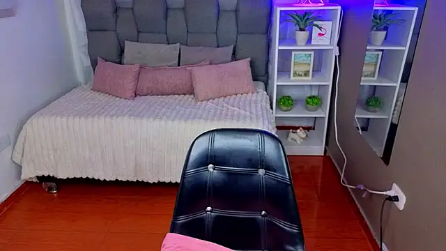 Snapshot of SophyAdams chatting on 06/10/26, 11:46 SophyAdams online show from 06/10/26, 11:46