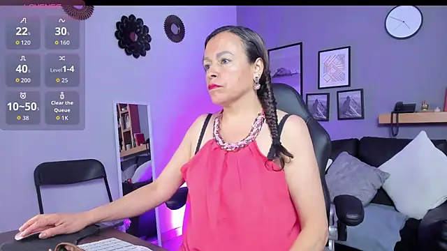 Ivonne 4 online show from 07/15/26, 01:49
