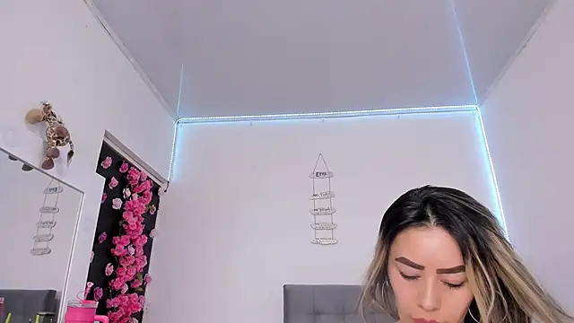 Snapshot of Ariana-Cobos chatting on 03/19/26, 09:52 Ariana-Cobos online show from 03/19/26, 09:52