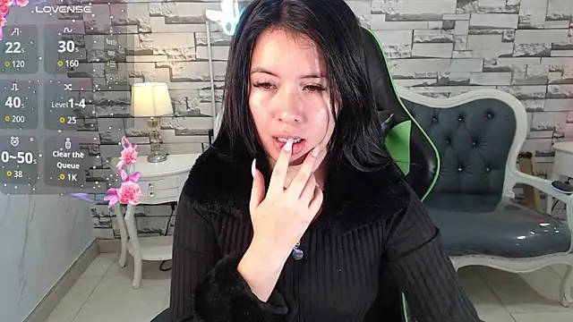 Kylia a online show from 06/16/26, 08:11