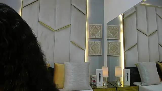 Snapshot of KarinaaCoxx chatting on 04/12/26, 01:05 KarinaaCoxx online show from 04/12/26, 01:05