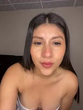 latinasoftie online show from 07/18/26, 03:54