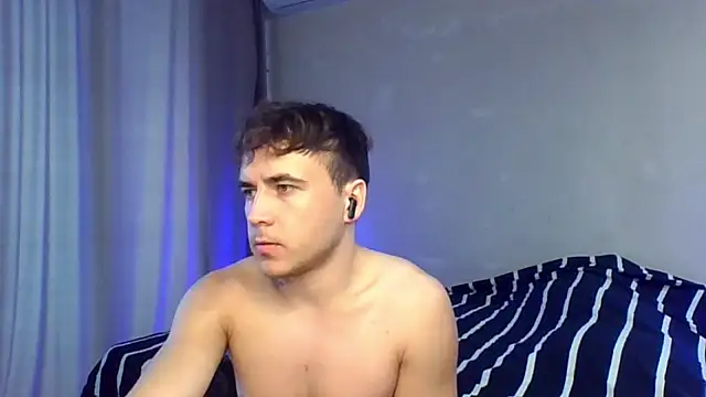 Snapshot of Denis_sport chatting on 06/12/26, 08:13 Denis sport online show from 06/12/26, 08:13