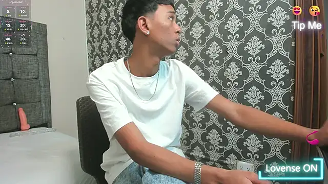 Snapshot of Little_Twink19x chatting on 03/10/26, 06:57 Little Twink19x online show from 03/10/26, 06:57
