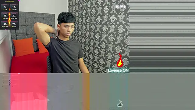 Snapshot of Little_Twink19x chatting on 06/10/26, 07:57 Little Twink19x online show from 06/10/26, 07:57