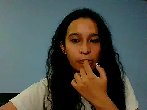 Snapshot of scarlettscottx_ chatting on 03/28/26, 02:00 scarlettscottx online show from 03/28/26, 02:00
