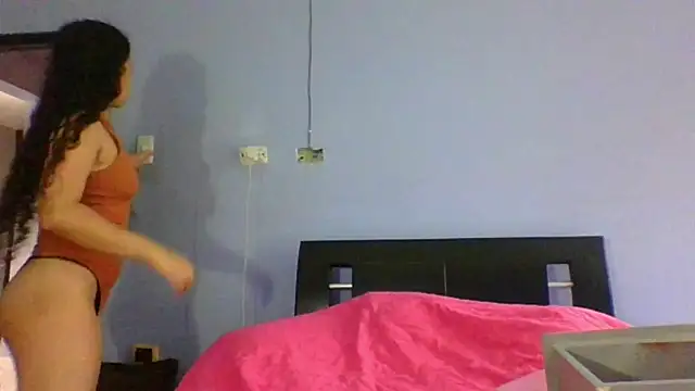 Snapshot of scarlettscottx_ chatting on 05/17/26, 06:48 scarlettscottx online show from 05/17/26, 06:48