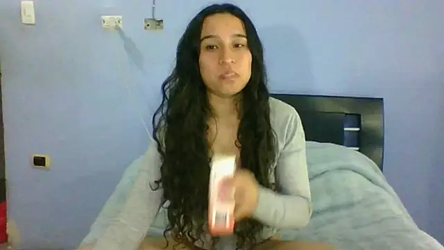 scarlettscottx  online show from 08/04/26, 12:25