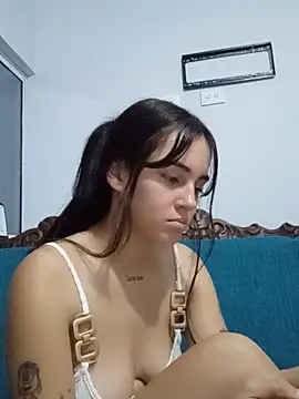 Snapshot of sara_cute_so chatting on 05/19/26, 01:33 sara cute so online show from 05/19/26, 01:33