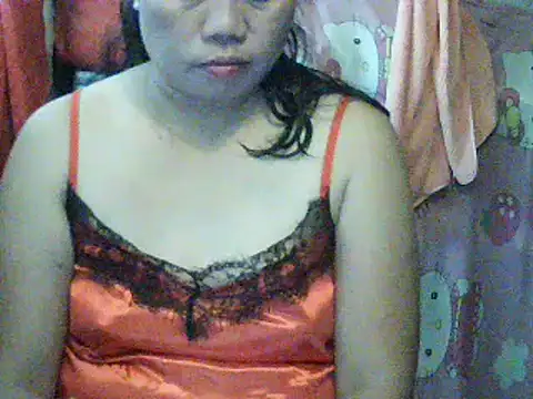 lovelypinay00 online show from 06/12/26, 07:18
