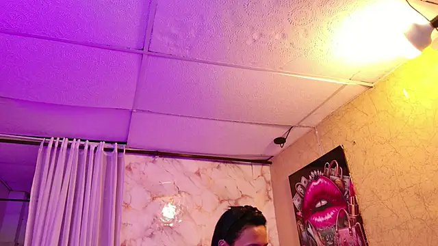 Snapshot of QueenSallyDesire chatting on 04/28/26, 03:55 QueenSallyDesire online show from 04/28/26, 03:55