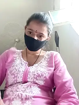 Snapshot of Vandana122 chatting on 03/26/26, 05:57 Vandana122 online show from 03/26/26, 05:57