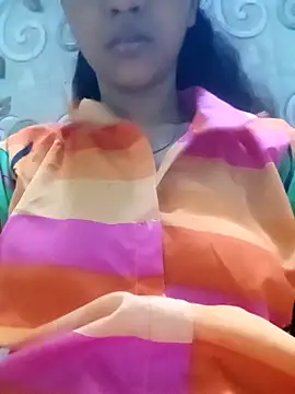 Snapshot of Vandana122 chatting on 05/07/26, 11:37 Vandana122 online show from 05/07/26, 11:37